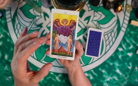 What does the Queen of Cups timing mean？ Lets find out!