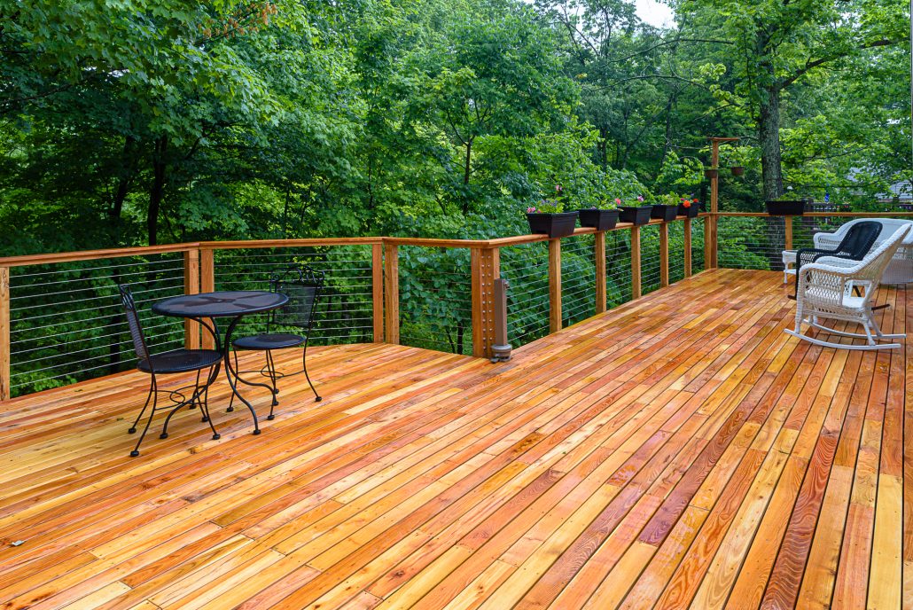 What makes black locust decking special？ Key features explained!