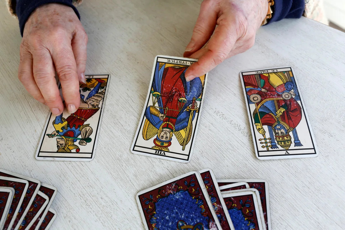 Is birth tarot card number 5 lucky？ Experts share their views!