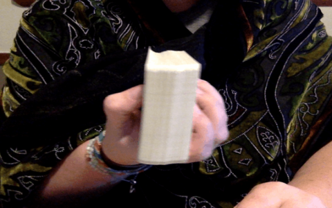 Do you shuffle tarot cards？ Learn the basic shuffling methods!